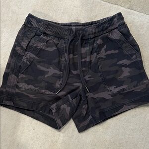 Athleta women’s Black Camo Athletic Shorts